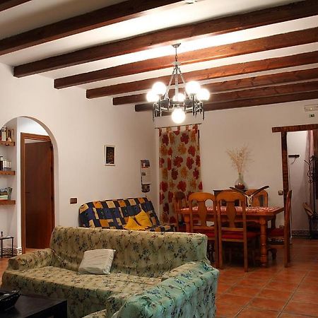 Hostal El Hogar de Ardwina Alía Exterior foto